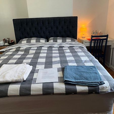 Large Double Bedroom With Free On Site Parking Kingston upon Thames  Exterior photo